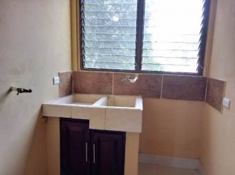 Bonito  Apartamento  en  Guápiles Centro.  En Alquiler 