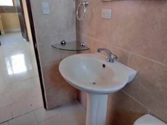 Bonito  Apartamento  en  Guápiles Centro.  En Alquiler 