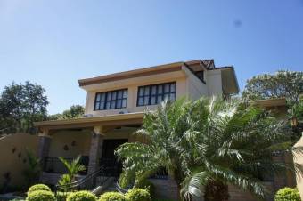 Se Vende Hermosa Casa en Santa Ana -21-995