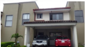 Venta de casa ubicada en Heredia, Santo Domingo, Condominio Río Claro