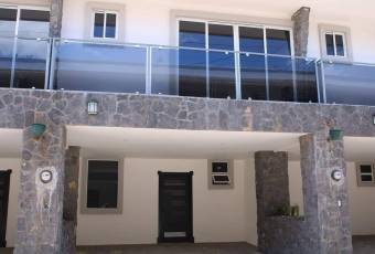 Se vende casa nueva en condominio La Laguna, Tres Ríos.
