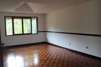 Se vende espaciosa casa cerca del banco nacional San Rafael Escazú 22-66