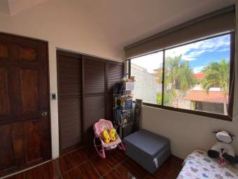 Se vende casa independiente con patio grande en Pozos de Santa Ana  21-2107