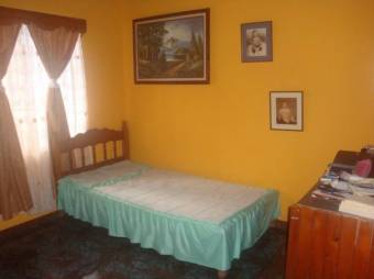 Amplia y Comoda casa en Venta, Guapiles Centro           CG-20-888