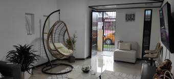 Moderna casa en Venta, Piñares de Guapiles      CG-22-866