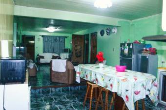 Modera casa familiar en Venta,  Guapiles centro        CG-21-1041