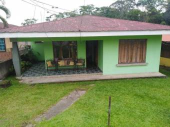 Modera casa familiar en Venta,  Guapiles centro        CG-21-1041