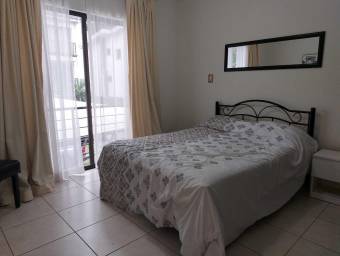 Se alquila apartamento amoblado en cariaria belen 22-1782