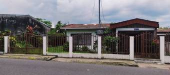 Amplia casa en Venta, Guapiles centro     CG-21-1931