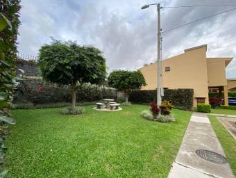 Casa en venta en San Francisco de Heredia. RAH 22-1486