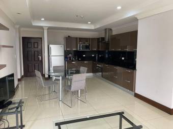 se alquila espacioso apartamento amoblado en Sabana sur 22-292