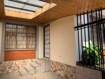 Casa en venta en San Rafael, Heredia. RAH 22-1785