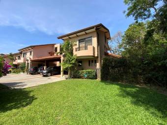 Casa en venta en Santa Ana, San José. RAH 22-1971