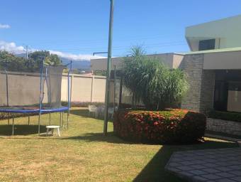 Casa en venta en Belén, Heredia. RAH 22-1631