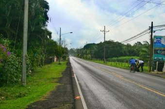 EXCELENTE OPORTUNIDAD DE TERRENO EN GUAPILES.  21-1488.