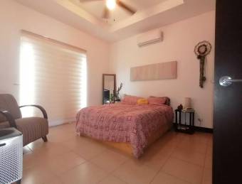 Casa en Venta en Guachipelin, Escazú MLS #23-1139 CL