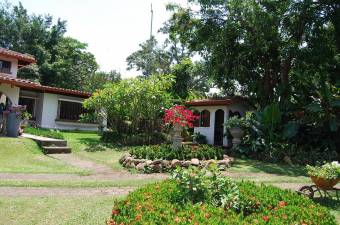 ESPECTACULAR CASA DE CAMPO PARA EL DISFRUTE DE TODA LA FAMILIA. ADQUIERELA YA.  CG #20-1303.