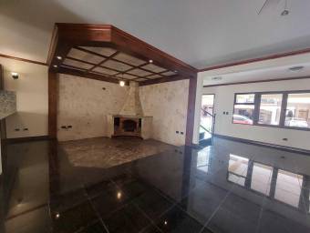 Casa en Venta en Santo Domingo, Heredia MLS #23-476 CL