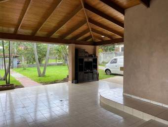 Casa en Venta en San Joaquín de Flores de Heredia MLS #23-30 CL