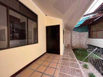 Casa en Venta en Alajuela. RAH 23-972