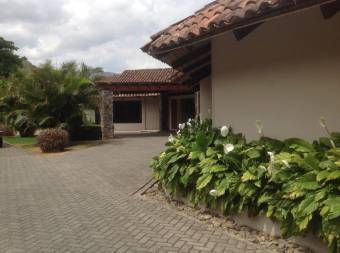 Alquilo casa en Eco Residencial Villa Real