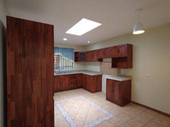 MLS-23-1448 VENTA CASA MONTES DE OCA SAN JOSE 