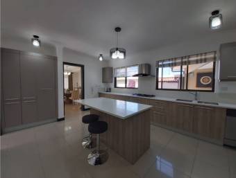 SE VENDE CASA, CURRIDABAT, ALTAMONTE