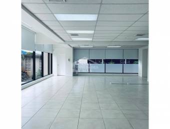 Oficinas en alquiler en centro ejecutivo Tournon / 278 m2
