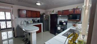 Casa en Venta en Desamparados, San José. RAH 23-61