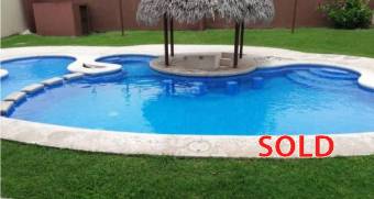 Alquiler apartamento en condominio con piscina