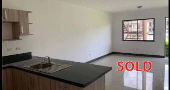 Alquiler apartamento en condominio con piscina