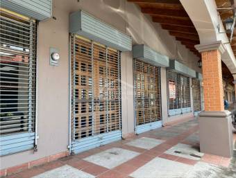 Alquiler de locales y oficinas en la entrada de Escazú