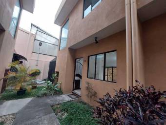 Casa en Venta en San Sebastián, San José. RAH 23-804