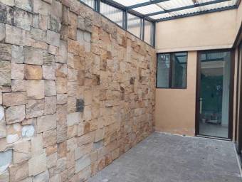 Casa en Venta en San Sebastián, San José. RAH 23-804