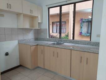 Casa en Venta en San Sebastián, San José. RAH 23-804