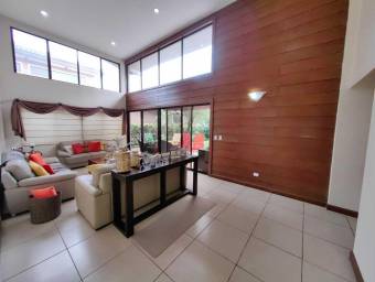 Casa en Venta en La Guácima, Alajuela MLS #23-277 CL