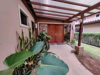 Casa en Venta en La Guácima, Alajuela MLS #23-277 CL