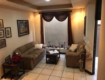 Casa en Venta en San Francisco de Heredia MLS #22-2727 CL