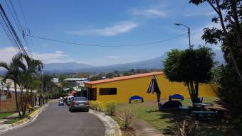 Casa en Venta en Mercedes Sur, Heredia. RAH 23-2237