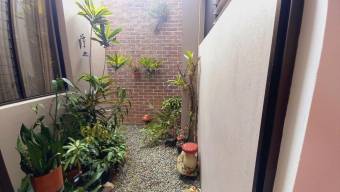 Casa en Venta en Oreamuno, Cartago. RAH 22-1556