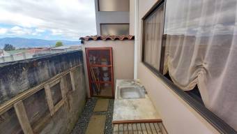 Casa en Venta en Oreamuno, Cartago. RAH 22-1556