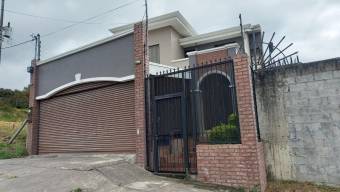 Casa en Venta en Oreamuno, Cartago. RAH 22-1556