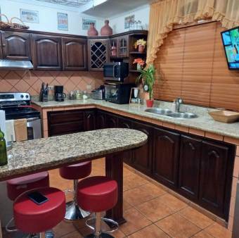 Casa en Venta en Mercedes Norte, Heredia. RAH 23-2463