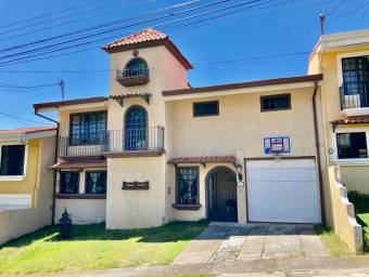 Casa en Venta en Barva de Heredia MLS #23-690 CL