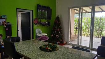 Se vende espaciosa casa con gran patio de mas de 100m2 en San Rafael de alajuela 23-1755