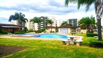 Se vende espaciosa casa con gran patio de mas de 100m2 en San Rafael de alajuela 23-1755