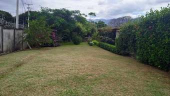 Se vende espaciosa casa con gran patio de mas de 100m2 en San Rafael de alajuela 23-1755