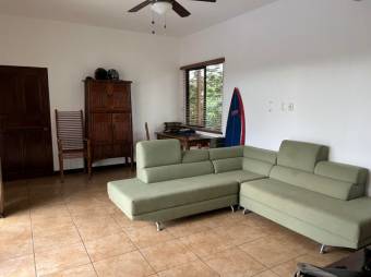 Se vende hermosa casa de montaña con gran terraza y jardín en Orotina de Alajuela 23-2570 