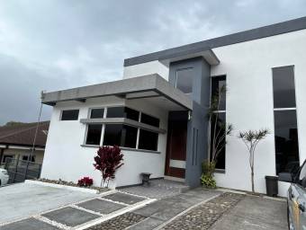 Casa en Venta en San Joaquín de Flores de Heredia MLS #23-2591 CL