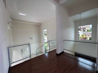 Casa en Venta en San Joaquín de Flores de Heredia MLS #23-2591 CL